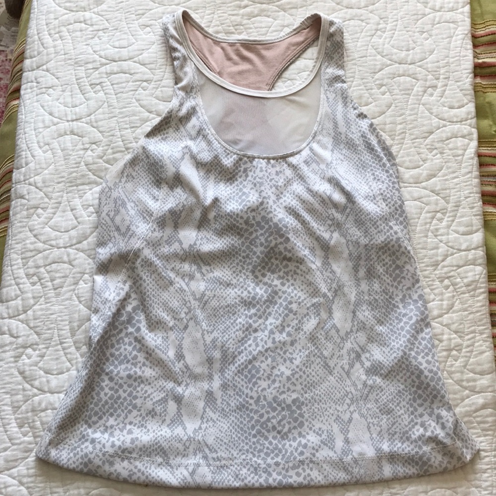 Lululemon tank